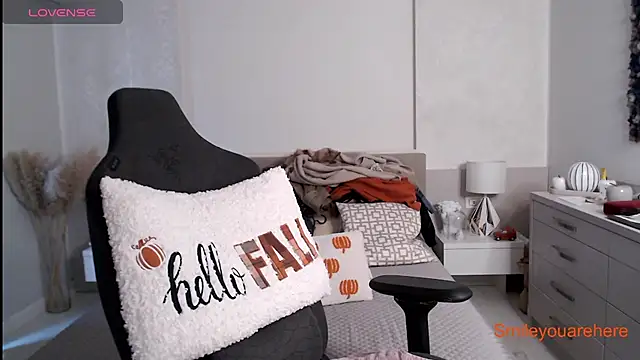 Smileyouarehere online show from 11-16-25, 06:19