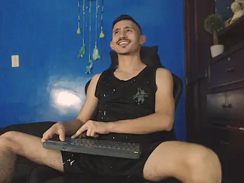 HomeAloneK online show from 11-02-25, 07:49