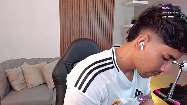 liam collins21 online show from 03-05-25, 02:56