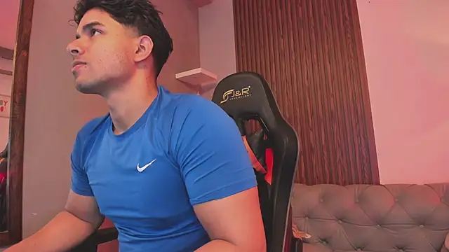 Snapshot of liam_collins21 chatting on 01-13-26, 11:59 liam collins21 online show from 01-13-26, 11:59