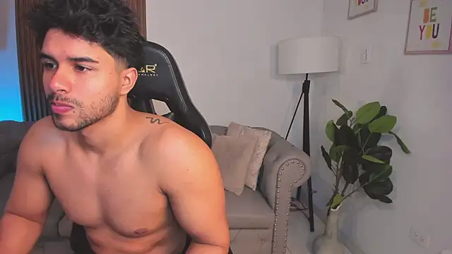 Snapshot of liam_collins21 chatting on 02-20-26, 12:05 liam collins21 online show from 02-20-26, 12:05