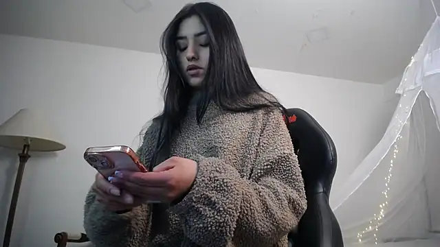 Snapshot of ananya_sex1 chatting on 03-04-25, 04:38 ananya sex1 online show from 03-04-25, 04:38