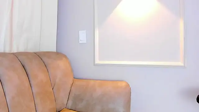 Snapshot of Lia_walton chatting on 03-18-25, 12:03 Lia walton online show from 03-18-25, 12:03