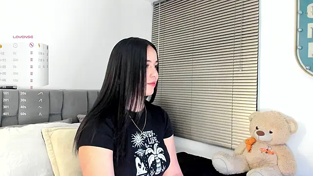 Gigi-bom online show from 10-21-25, 12:22