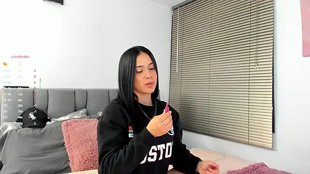 Snapshot of Gigi-bom chatting on 01-06-26, 11:07 Gigi-bom online show from 01-06-26, 11:07