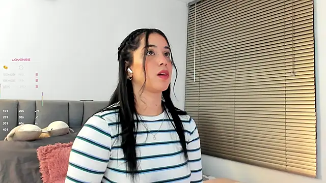 Snapshot of Gigi-bom chatting on 01-08-26, 11:51 Gigi-bom online show from 01-08-26, 11:51