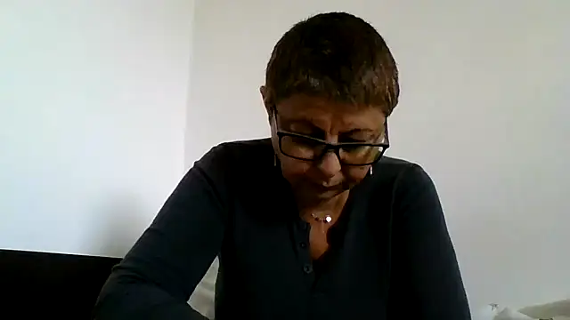 roseblak42 online show from 10-01-25, 12:00