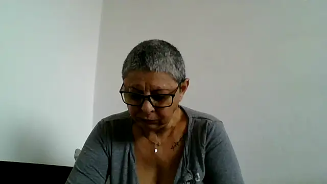 roseblak42 online show from 12-02-25, 09:58