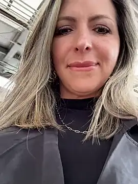  Abril-Office1 online show from 01-08-25, 03:28