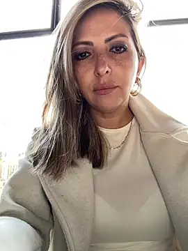  Abril-Office1 online show from 01-31-25, 01:02