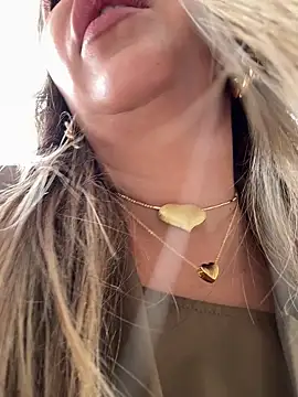  Abril-Office1 online show from 09-29-25, 03:17