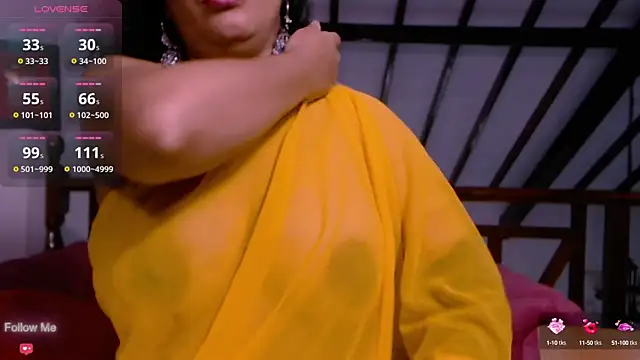 Snapshot of Ruvi_Queen chatting on 10-15-25, 07:41 Ruvi Queen online show from 10-15-25, 07:41