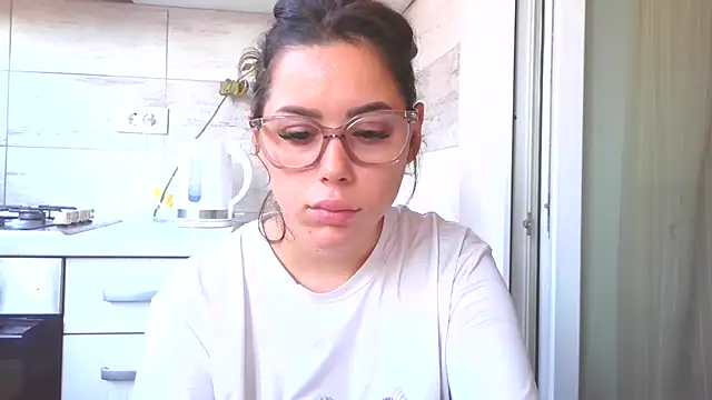 LovelyJulliette online show from 10-28-25, 01:14