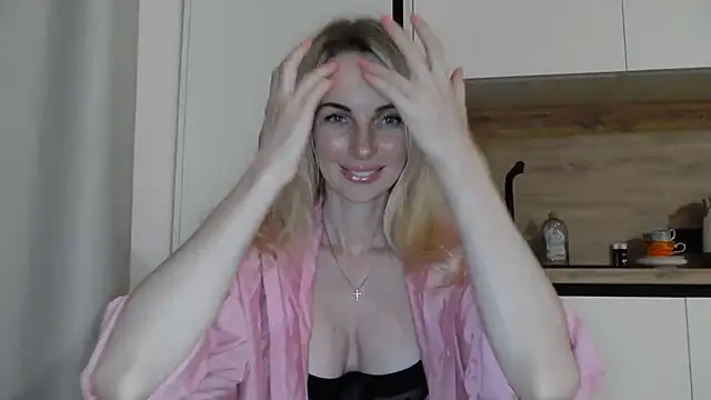Snapshot of AlissonBia chatting on 07-24-26, 08:18 AlissonBia online show from 07-24-26, 08:18
