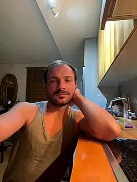 Adventurehotman online show from 12-04-24, 11:02