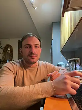 Adventurehotman online show from 12-22-24, 12:07