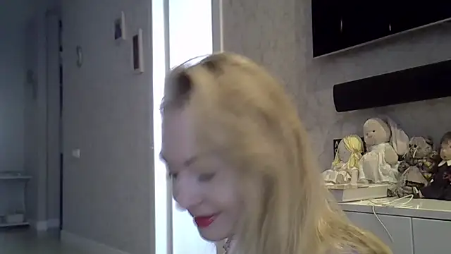 ZarinaSwift online show from 09-18-25, 04:25