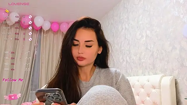 LaraSkinny online show from 12-10-24, 11:11