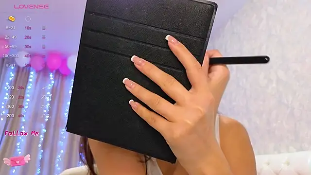 LaraSkinny online show from 12-18-24, 03:04