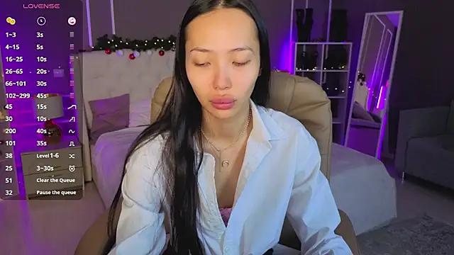 Snapshot of _MIURA_ chatting on 12-19-25, 01:01 MIURA online show from 12-19-25, 01:01