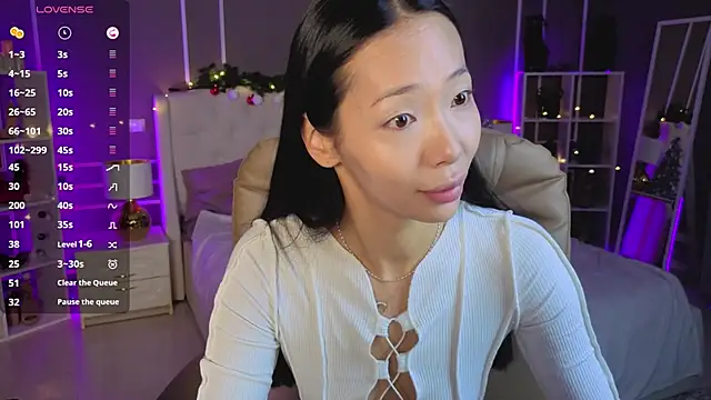 Snapshot of _MIURA_ chatting on 12-23-25, 01:14 MIURA online show from 12-23-25, 01:14