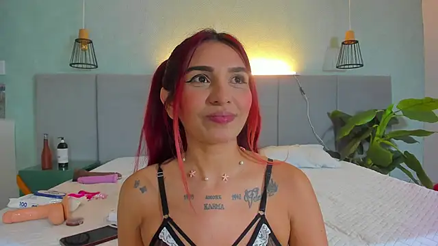 LiaVelez online show from 02-15-25, 12:54