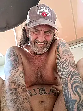 Snapshot of Hotbodyscottie chatting on 10-09-25, 07:01 Hotbodyscottie online show from 10-09-25, 07:01