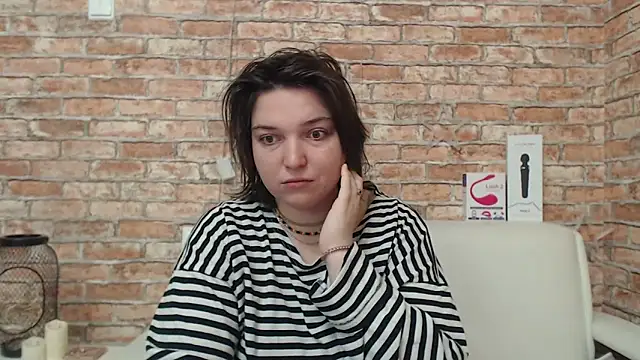 Snapshot of Amelia_Kiss_ chatting on 10-23-25, 12:32 Amelia Kiss online show from 10-23-25, 12:32