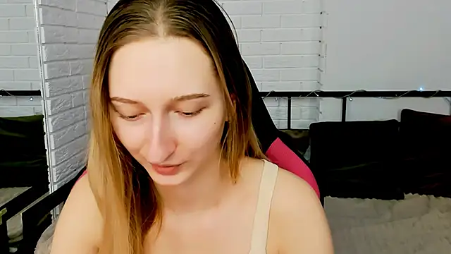  Ri na  online show from 12-22-24, 12:49