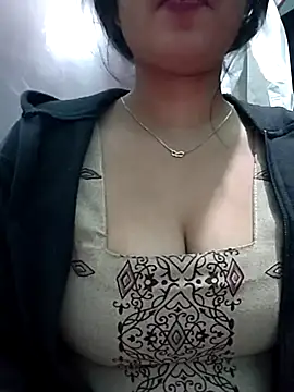 Snapshot of Kavita_ji chatting on 12-23-24, 01:51 Kavita ji online show from 12-23-24, 01:51