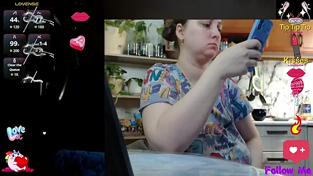 Sakura Green online show from 12-19-25, 05:47