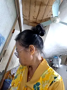 Snapshot of Hotestlove chatting on 10-24-25, 01:24 Hotestlove online show from 10-24-25, 01:24