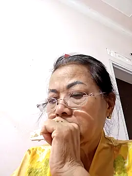 Snapshot of Hotestlove chatting on 10-24-25, 01:29 Hotestlove online show from 10-24-25, 01:29