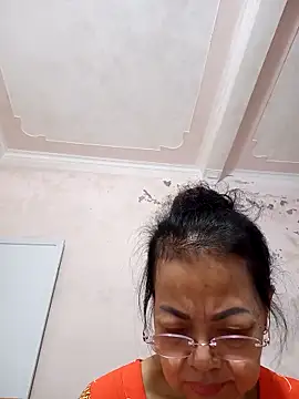 Snapshot of Hotestlove chatting on 10-26-25, 11:31 Hotestlove online show from 10-26-25, 11:31