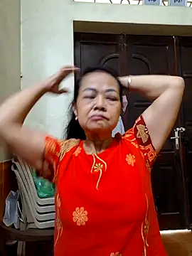 Snapshot of Hotestlove chatting on 10-27-25, 11:52 Hotestlove online show from 10-27-25, 11:52