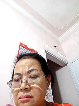 Snapshot of Hotestlove chatting on 10-28-25, 01:14 Hotestlove online show from 10-28-25, 01:14