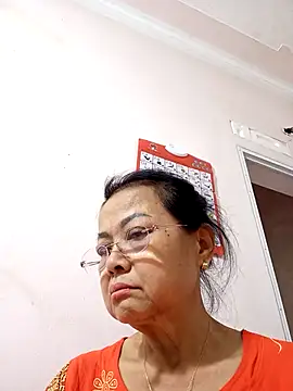 Snapshot of Hotestlove chatting on 10-30-25, 02:24 Hotestlove online show from 10-30-25, 02:24