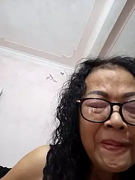 Snapshot of Hotestlove chatting on 10-31-25, 01:56 Hotestlove online show from 10-31-25, 01:56