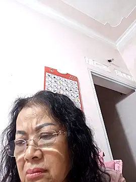 Snapshot of Hotestlove chatting on 11-06-25, 02:29 Hotestlove online show from 11-06-25, 02:29