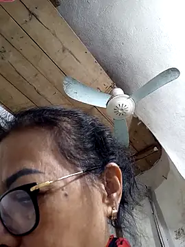 Snapshot of Hotestlove chatting on 11-21-25, 12:54 Hotestlove online show from 11-21-25, 12:54