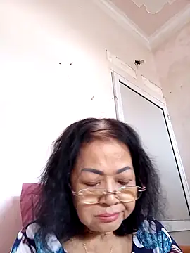 Snapshot of Hotestlove chatting on 11-23-25, 04:12 Hotestlove online show from 11-23-25, 04:12