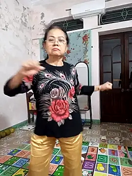 Snapshot of Hotestlove chatting on 11-24-25, 02:39 Hotestlove online show from 11-24-25, 02:39