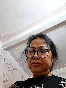 Snapshot of Hotestlove chatting on 11-29-25, 11:57 Hotestlove online show from 11-29-25, 11:57