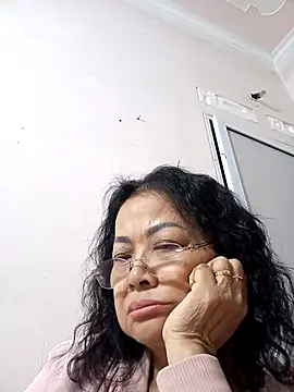 Snapshot of Hotestlove chatting on 12-01-25, 02:33 Hotestlove online show from 12-01-25, 02:33