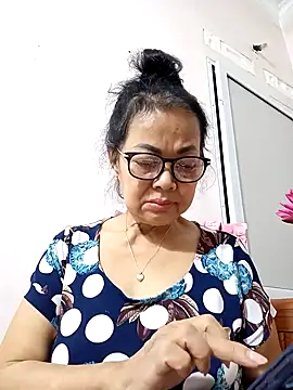 Snapshot of Hotestlove chatting on 12-04-25, 12:03 Hotestlove online show from 12-04-25, 12:03