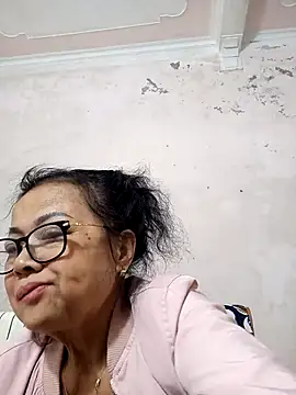 Snapshot of Hotestlove chatting on 12-05-25, 01:58 Hotestlove online show from 12-05-25, 01:58