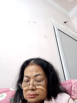 Snapshot of Hotestlove chatting on 12-05-25, 02:25 Hotestlove online show from 12-05-25, 02:25