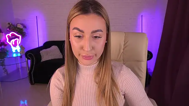 Snapshot of LiaBrazzerr chatting on 03-15-25, 02:45 LiaBrazzerr online show from 03-15-25, 02:45