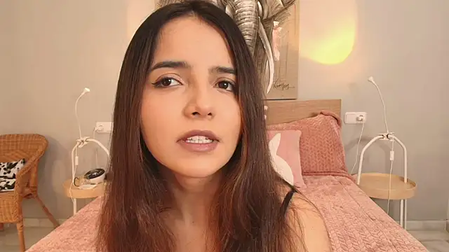 Snapshot of Raychell_Black chatting on 01-19-25, 10:06 Raychell Black online show from 01-19-25, 10:06