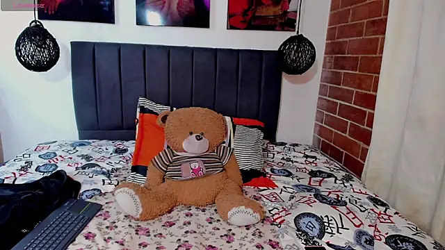 kyliejenner hot online show from 11-02-25, 01:30